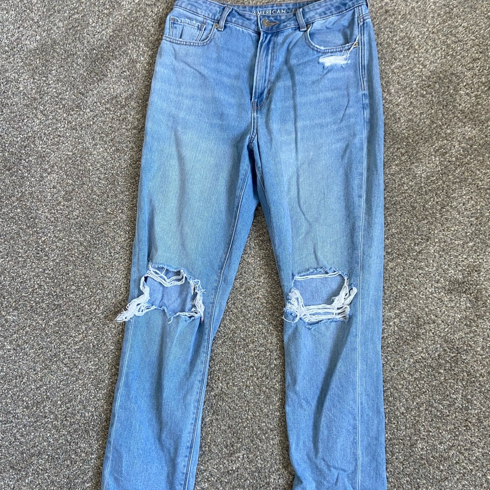 American Eagle Outfitters Mom Jeans
